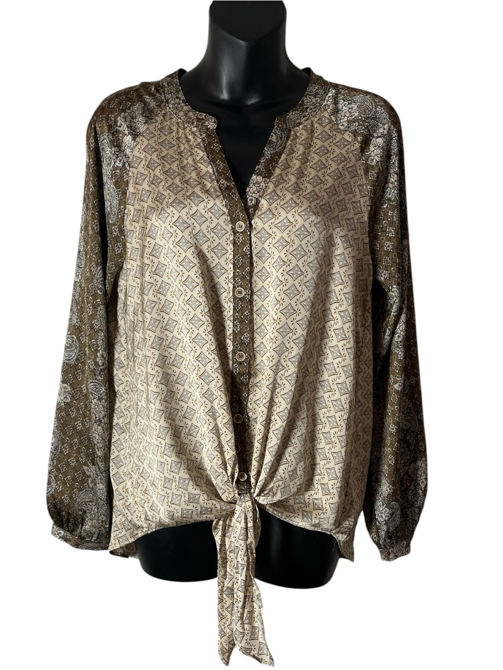 Mystree long sleeved blouse multi print w/geo diamond pattern sz S tie front